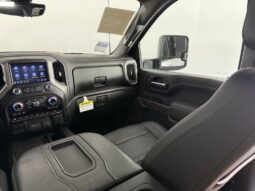
										2022 GMC Sierra 2500HD Denali full									