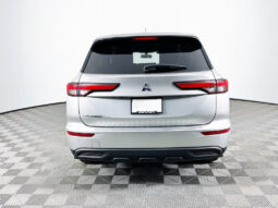 
										2022 Mitsubishi Outlander full									